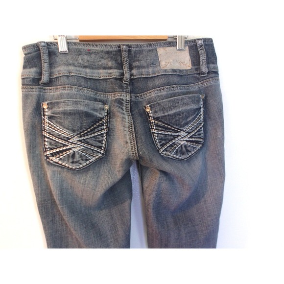 Almost‎ Famous Jeans Denim Wash Casual Everyday Wear Size (30x32) #5185 - Picture 1 of 5